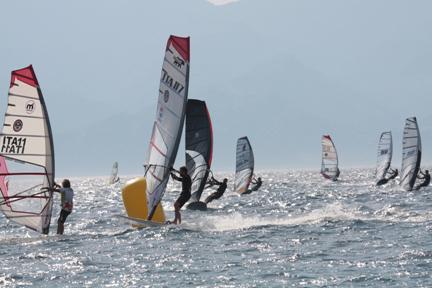 Campionato interzonale di Windsurf Slalom Calabria Sicilia sabato e domenica