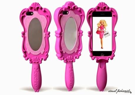 Moschino: cover a specchio e collezione Barbie, ecco dove acquistarla
