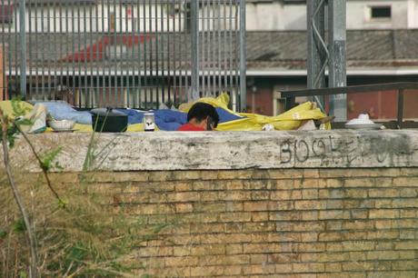 Tornati mille volte gli accampamenti, nonostante mille ridicoli sgomberi. Quindici foto da Valle Aurelia e Monte Ciocci