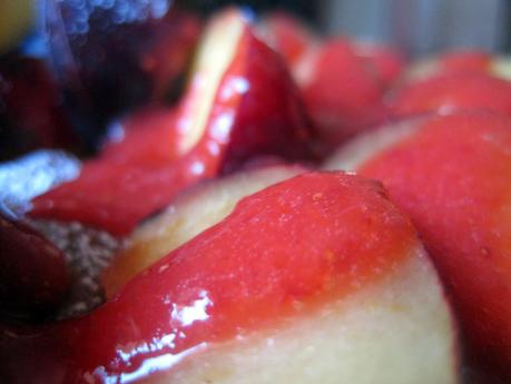 Torta Vegan di susine e fragole - Vegan cake with plums and strawberries