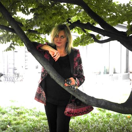 LA GIACCA BRILLANTE E LA BORSA DI MARIAGRAZIA PANIZZI SAMSUNG CSC