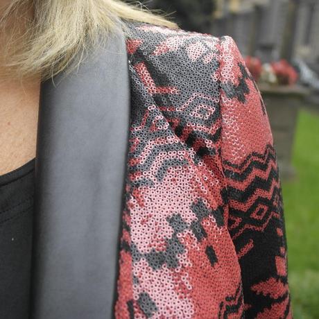 LA GIACCA BRILLANTE E LA BORSA DI MARIAGRAZIA PANIZZI SAMSUNG CSC