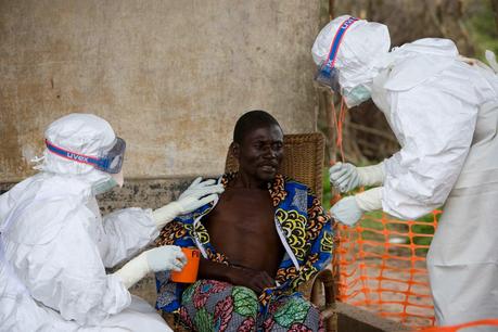 Ebola:  rischio di quasi altri 7.000 contagi entro fine mese