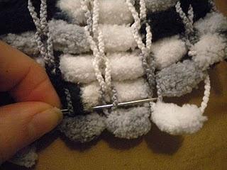 Tutorial: sciarpa di lana pom-pom ( ovvero, lavorare a maglia per negati!)