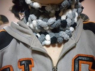 Tutorial: sciarpa di lana pom-pom ( ovvero, lavorare a maglia per negati!)