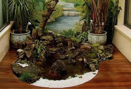 GARDEN DESIGN: DRACENA E TAPPEZZERIA TROMPE L'OEIL