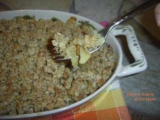 CRUMBLE DI MELE CON FIOCCHI D'AVENA E NOCI