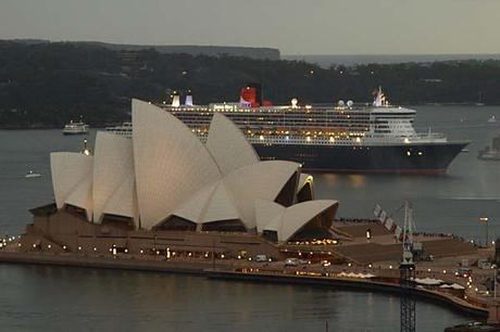 L'incontro a Sydney tra Queen Mary 2 & Queen Elizabeth