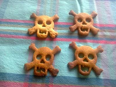 PASTA FROLLA ovvero AMICI A CASA PASTA FROLLA ovvero AMICI A CASA