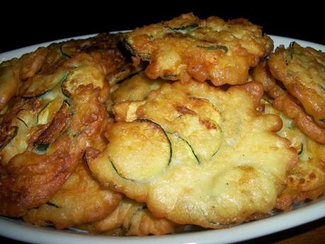 Frittelle di zucchine. Frittelle di zucchine.