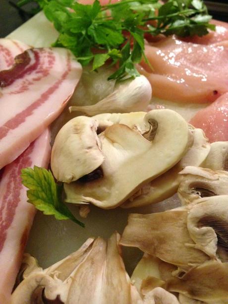 10 MINUTI DI PETTO DI POLLO ....CON BACON E FUNGHI