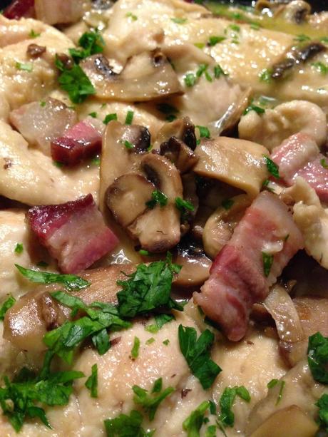 10 MINUTI DI PETTO DI POLLO ....CON BACON E FUNGHI