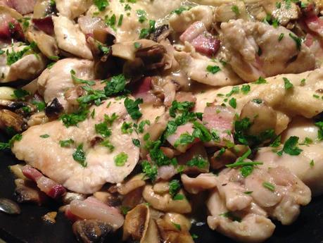 10 MINUTI DI PETTO DI POLLO ....CON BACON E FUNGHI