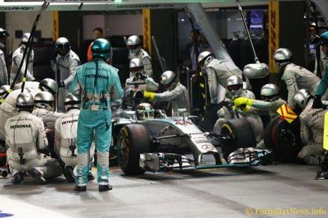 Lewis Hamilton Mercedes F1 W05 Hybrid_02