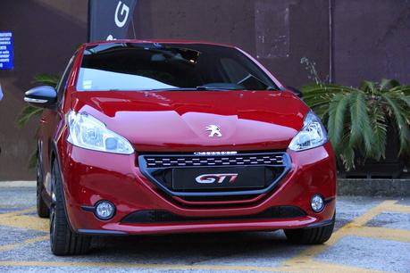 THE LEGEND IS BACK - PEUGEOT 208GTi 30th ANNIVERSARY