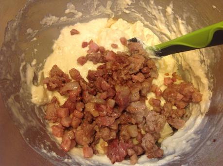 PLUMCAKE SALATO CON SOLO ALBUMI SALSICCIA E FORMAGGIO IMG_9455.JPG