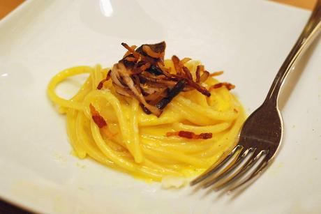 Bibere Bistrot, carbonara di spagione e pollo di mezzanotte