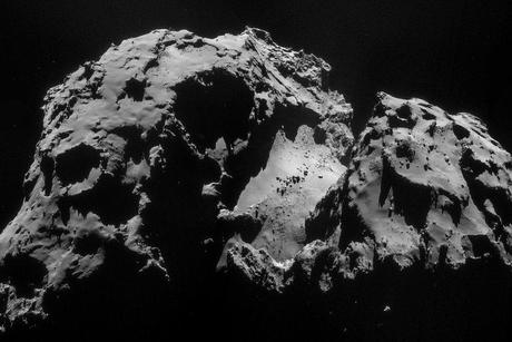 I getti di vapore della cometa 67P ripresi dalla sonda Rosetta