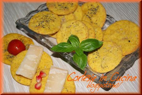 Crackers allo Zafferano con semi di papavero e sesamo