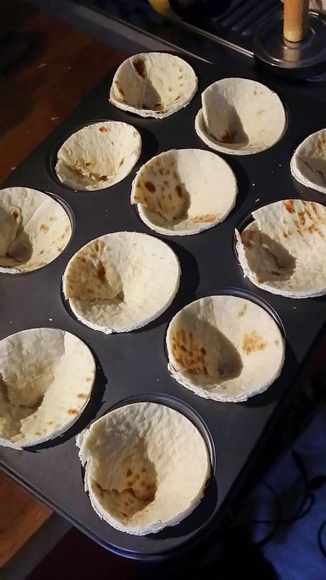 Snack alternativo, Cestini di piadina gusto pizza Snack alternativo, Cestini di piadina gusto pizza