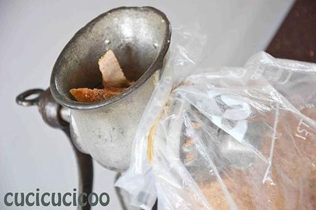 How to make Homemade Bread Crumbs | www.cucicucicoo.com