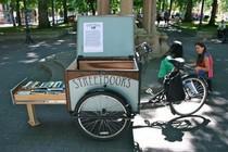 Street books: la biblioteca mobile per i senza tetto