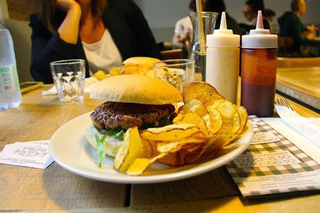 Pausa pranzo da Polpa Burger, la trattoria degli hamburger