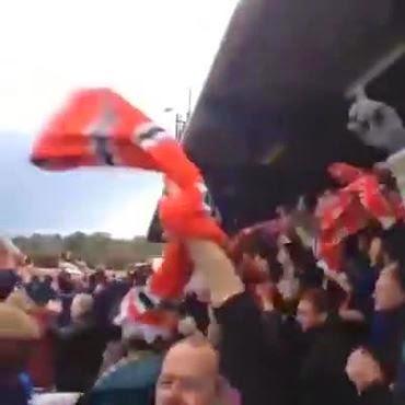 (VIDEO)FC United of Manchester - Class support!