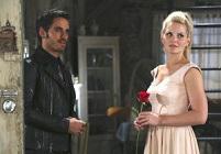 “Once Upon A Time 4”: scoop sull’appuntamento di Emma e Hook con una maledizione di mezzo?