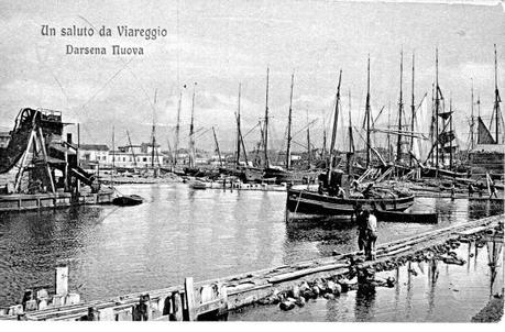 Viareggio - Velieri nella darsena Toscana - Foto Archivio e Centro Documentario e Storico di Viareggio