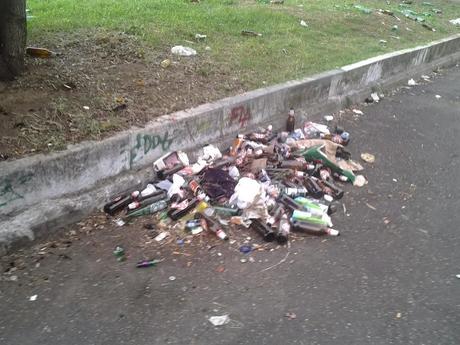 Il vomitevole contesto della stazione Rebibbia. A riprova che le sbandierate operazioni di decoro non servono a nulla