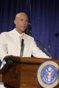 michael_rosenbaum_white_suit