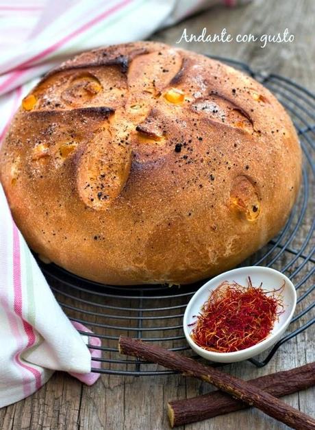 Pane dolce allo zafferano di Navelli e polvere di liquirizia