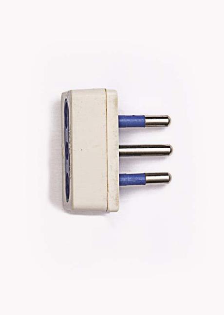 LETTERS ARE THINGS: GIGI VIVAN Cartolina_L