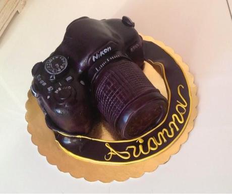 Torta a forma di Nikon D3100