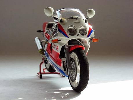 Yamaha FZR 750R OW-01 by Luyan Wen (Tamiya)