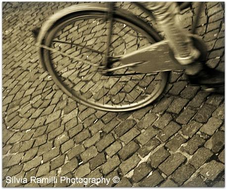 Passeggiando in bicicletta Passeggiando in bicicletta