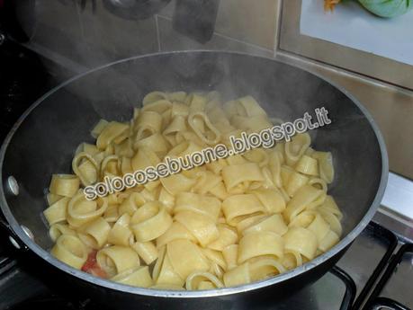 Calamarata con vongole e totani