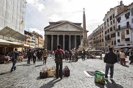 Piazza del Pantheon, che vergogna!