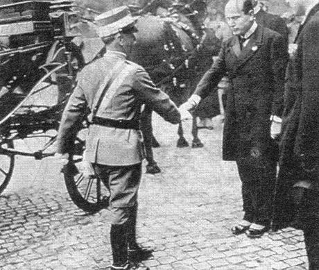 Vittorio_Emanuele_III_incontra_Mussolini