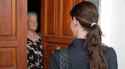 Siracusa: raggirava anziani in Puglia. Arrestata per furto in un’abitazione truffa-anziana-finte-impiegate