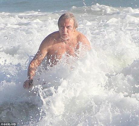 Article-2521349-1A000D2900000578-297_634x574 Article-2521349-1A000D2900000578-297_634x574