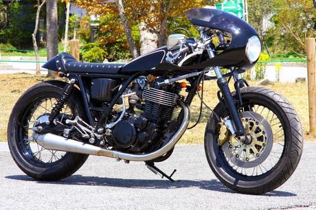 Yamaha SR 400 by MotorGarage Goods