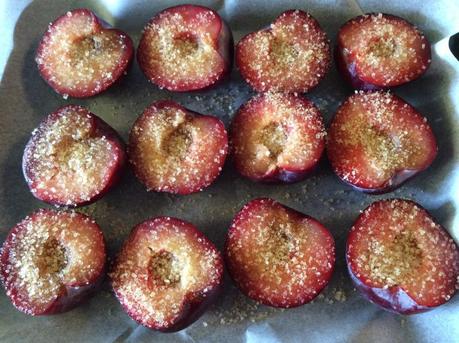 PRUGNE ROSSE CARAMELLATE CON MANDORLE IMG_0236.JPG