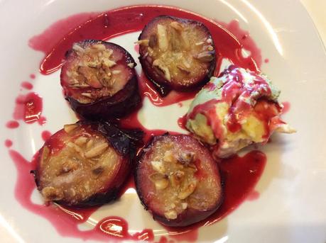 PRUGNE ROSSE CARAMELLATE CON MANDORLE IMG_0257.JPG