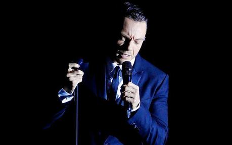 Tiziano Ferro presenta Senza scappare mai più a X Factor 8