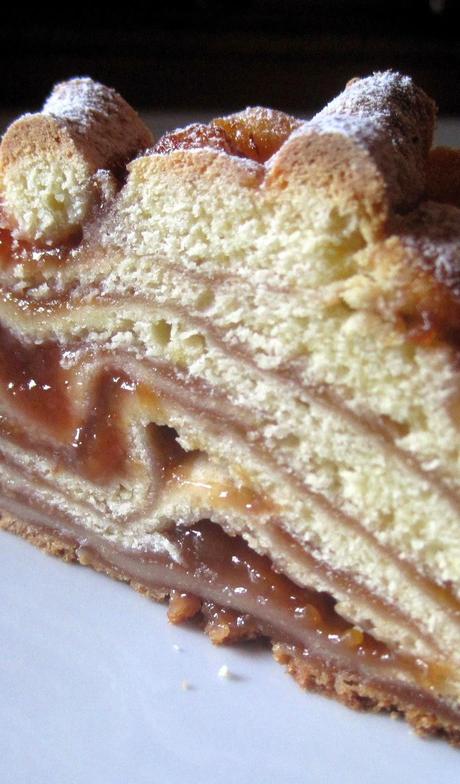 Torta a strati con marmellata di prugne - Layer cake with plum jam