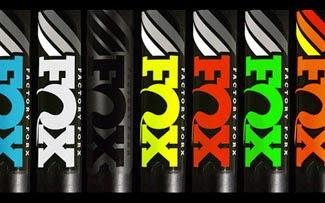 Fox con i suoi adesivi VINTAGE... Fox con i suoi adesivi VINTAGE...