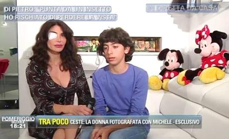 CARMEN DI PIETRO PUNTA DA UN INSETTO AL PARCO GOSSIP POMERIGGIO 5