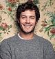 Adam Brody si innamorerà della sorellastra nella nuova serie di DirecTV